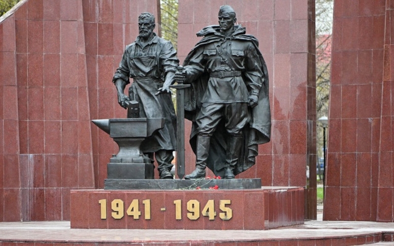 Русский мир: Ассамблея народов Евразии работает над созданием реестра военных мемориалов Евросоюза