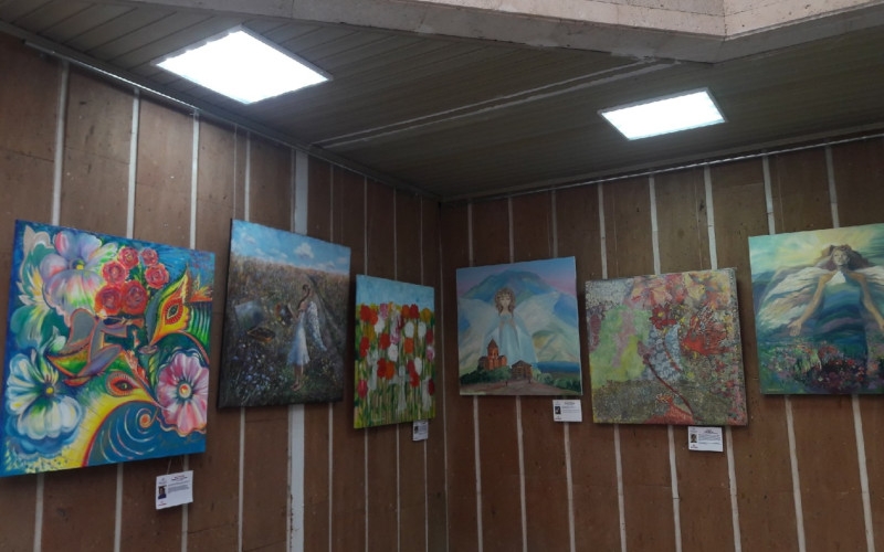 80 больших живописных полотен Арт-проекта «Ангелы мира» из 15 стран впервые представлены в Уфе