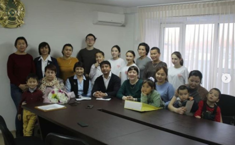 В Казахстане состоялась встреча с нуждающимися в помощи и волонтерами