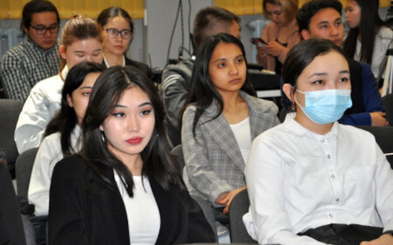 SibRu.com: В Бишкеке прошел международный форум “Молодежь Евразии за мир без нацизма”