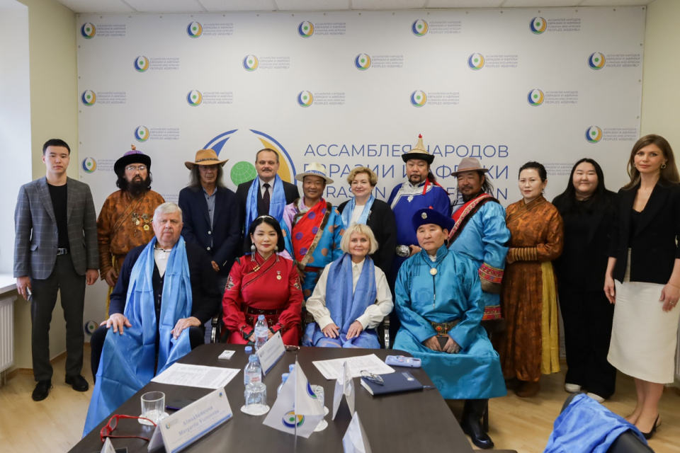 Встреча руководства Ассамблеи Народов Мира с делегацией литераторов из Монголии и Китая