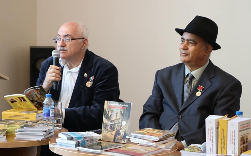 Trend Life: Писатели из Египта и России провели в Баку творческую встречу 