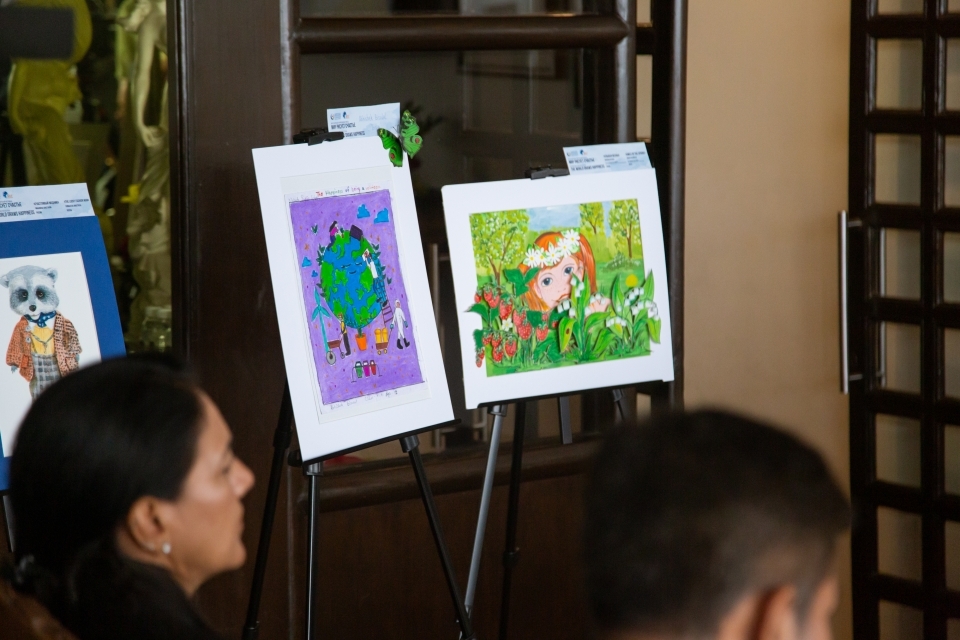 Открытие Международной творческой выставки «Мир рисует счастье» в Дели