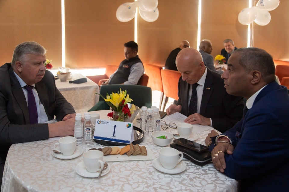 Международный форум «Счастье есть!» в Дели