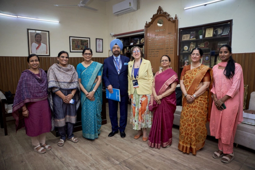 Руководитель Департамента счастья Ассамблеи Народов Мира встретился с представителями Колледжа имени Даулата Рама в Нью-Дели