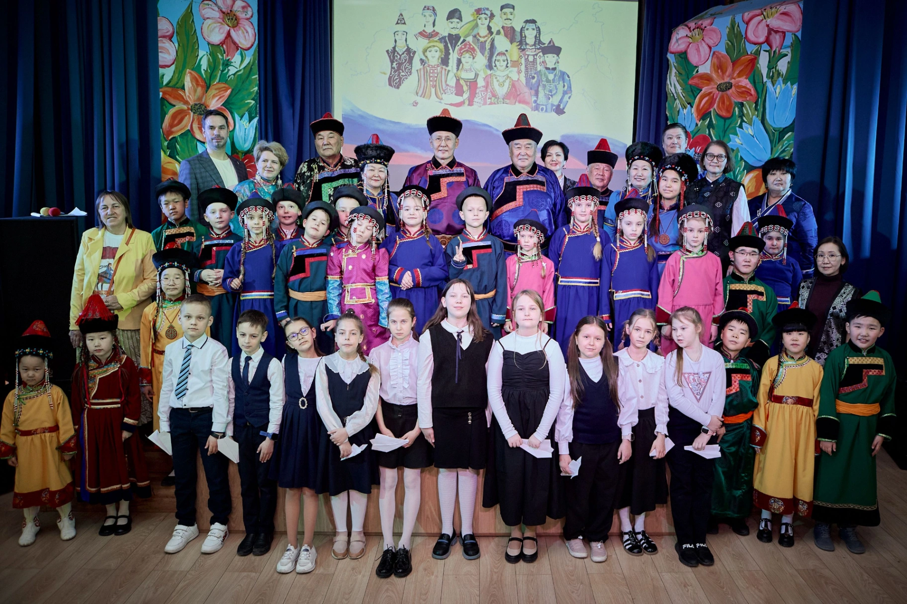 Знакомство с солнечной Бурятией: праздник многонационального счастья прошел в московской школе