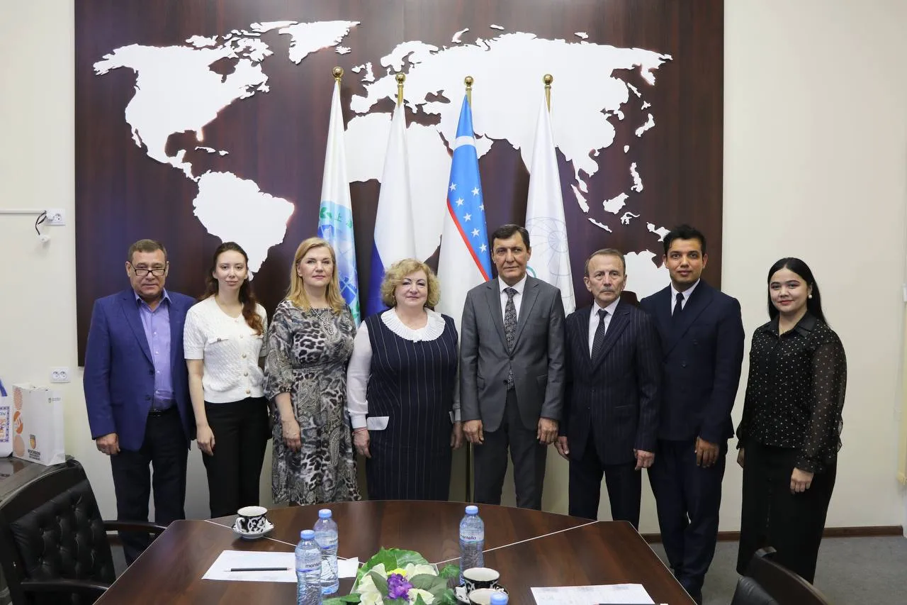 Делегация Ассамблеи Народов Мира приняла участие в открытом уроке по народной дипломатии в Университете Diplomat в Ташкенте